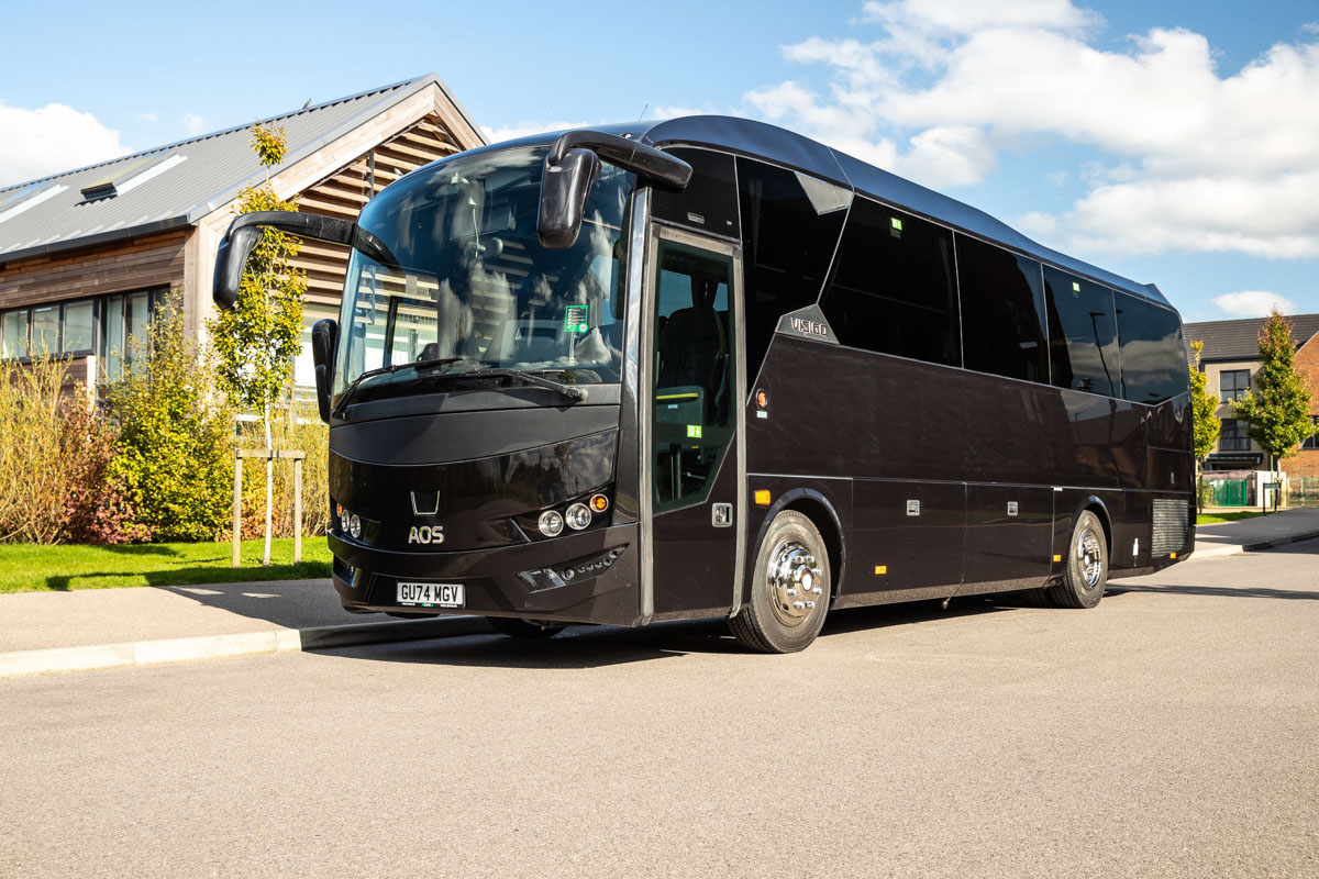 35-seat executive coach — Minibus Man Bedford